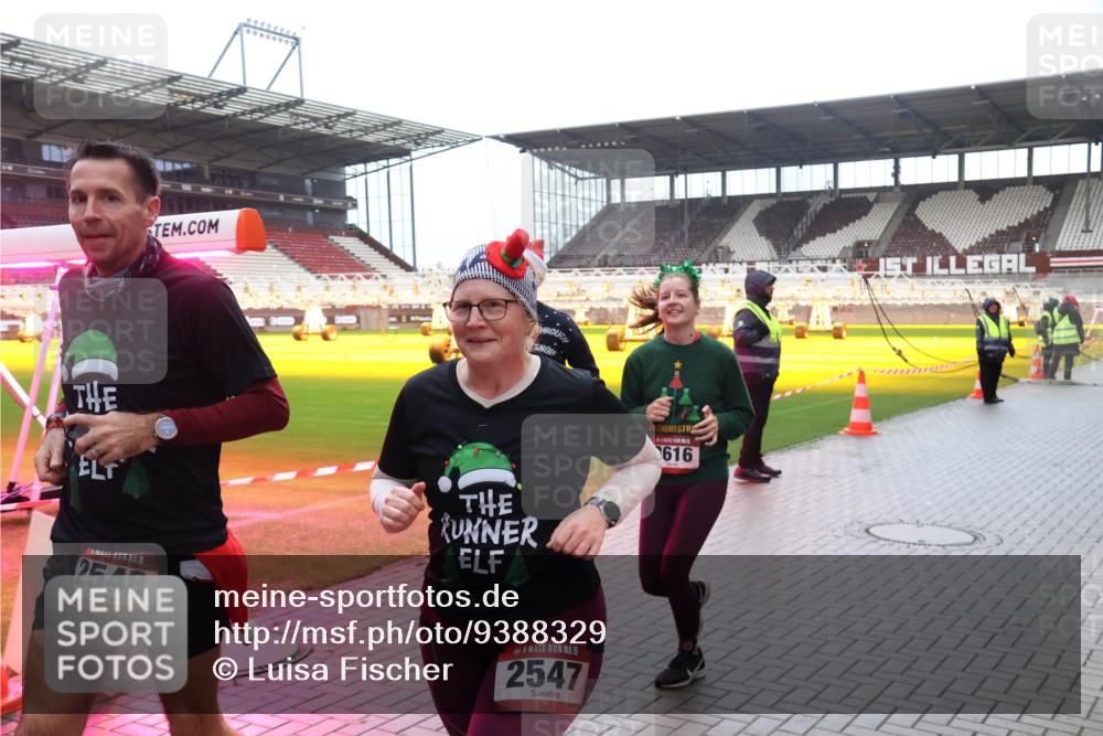 07.12.2025 - St. Pauli X-Mass-Run No. 15 Luisa Fischer http://msf.ph/oto/9388329 07.12.2025 11:51:40 Ziel 15, 2548, 616, 15, 2547, 995, 996, 2374, 2547, 2548, 2585, 2589, 2670, 2672, 3116, 3449, 3451, 3616, 3618, 3639, 3959, 4340, 4609 meine-sportfotos.de