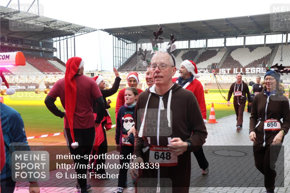 07.12.2025 - St. Pauli X-Mass-Run No. 15 Luisa Fischer http://msf.ph/oto/9388339 07.12.2025 11:52:14 Ziel 35, 648, 2027, 650, 648, 650, 1916, 2025, 2027, 2374, 2585, 2589, 3116, 3445, 3449, 3451, 3583, 3648, 3650, 3659, 3790, 3794, 3795, 3853, 3865, 3875, 3959, 4340, 4602, 4610 meine-sportfotos.de
