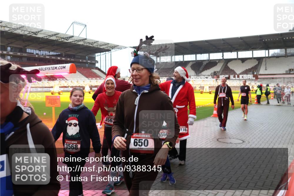 07.12.2025 - St. Pauli X-Mass-Run No. 15 Luisa Fischer http://msf.ph/oto/9388345 07.12.2025 11:52:15 Ziel 3568, 3562, 15, 650, 116, 3560, 2027, 648, 650, 1916, 2025, 2027, 2374, 2589, 3116, 3445, 3449, 3451, 3583, 3648, 3650, 3659, 3790, 3794, 3795, 3853, 3865, 3875, 3959, 4340, 4602, 4610 meine-sportfotos.de