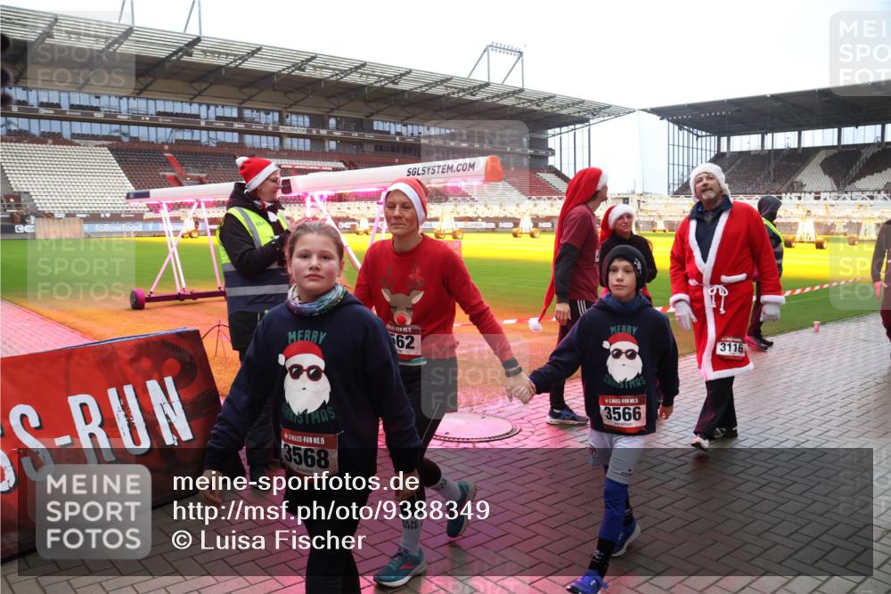 07.12.2025 - St. Pauli X-Mass-Run No. 15 Luisa Fischer http://msf.ph/oto/9388349 07.12.2025 11:52:16 Ziel 15, 3568, 15, 62, 15, 3566, 3116, 648, 650, 1916, 2025, 2027, 2121, 2374, 2589, 3116, 3445, 3449, 3451, 3583, 3648, 3650, 3659, 3790, 3794, 3795, 3853, 3865, 3875, 3959, 4340, 4602, 4610 meine-sportfotos.de