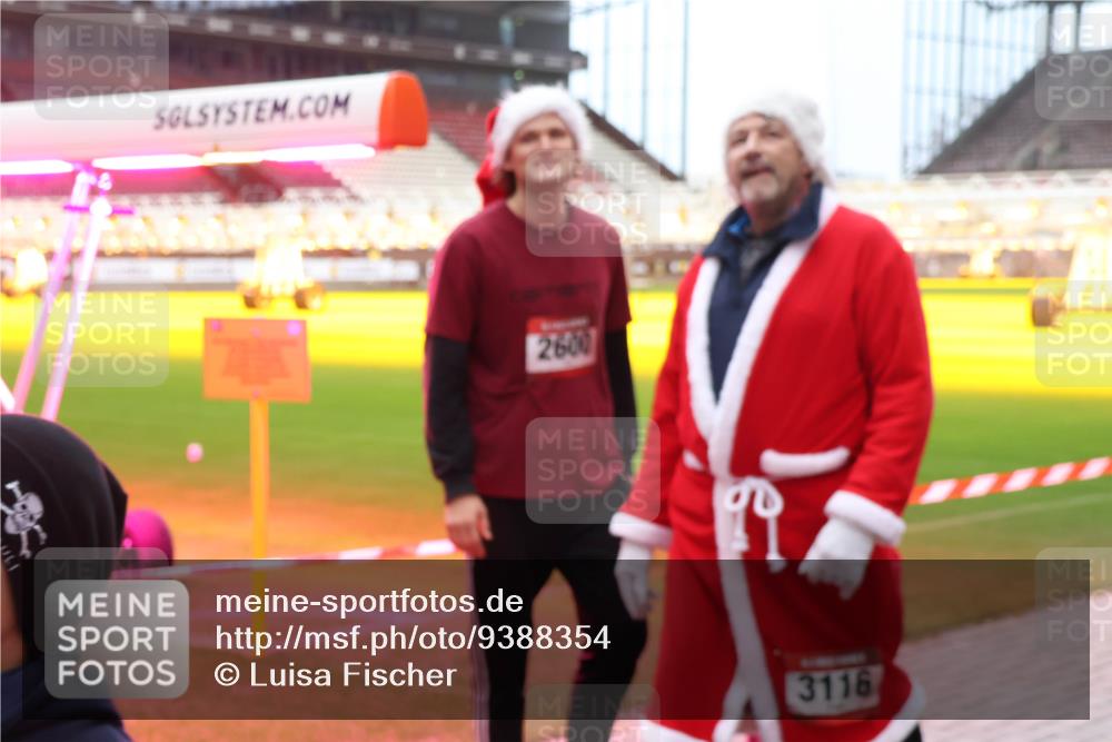 07.12.2025 - St. Pauli X-Mass-Run No. 15 Luisa Fischer http://msf.ph/oto/9388354 07.12.2025 11:52:17 Ziel 2600, 3116, 648, 650, 1916, 2025, 2027, 2121, 2374, 3116, 3445, 3449, 3451, 3583, 3648, 3650, 3659, 3790, 3794, 3795, 3853, 3865, 3875, 3959, 4340, 4602, 4610 meine-sportfotos.de