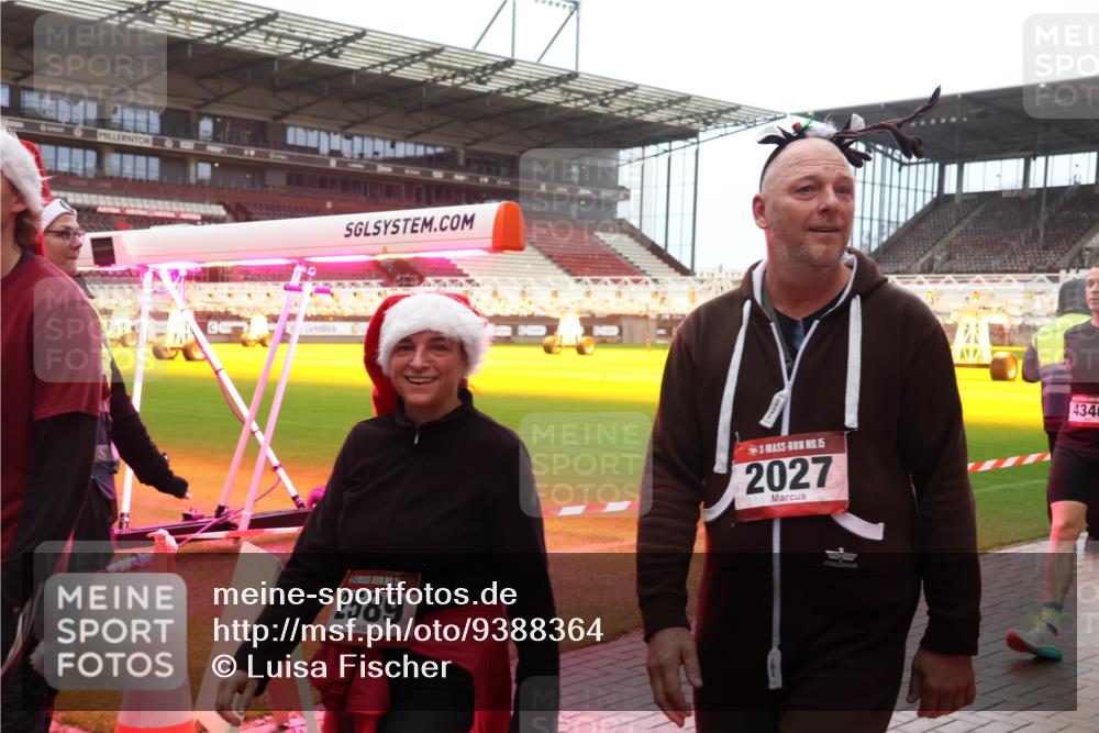 07.12.2025 - St. Pauli X-Mass-Run No. 15 Luisa Fischer http://msf.ph/oto/9388364 07.12.2025 11:52:20 Ziel 2589, 15, 2027, 4340, 648, 650, 1916, 2025, 2027, 2121, 3445, 3449, 3451, 3583, 3648, 3650, 3659, 3790, 3794, 3795, 3853, 3865, 3875, 4602, 4610 meine-sportfotos.de