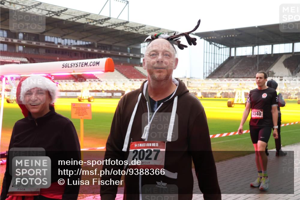 07.12.2025 - St. Pauli X-Mass-Run No. 15 Luisa Fischer http://msf.ph/oto/9388366 07.12.2025 11:52:20 Ziel 15, 2589, 15, 2027, 4340, 648, 650, 1916, 2025, 2027, 2121, 3445, 3449, 3451, 3583, 3648, 3650, 3659, 3790, 3794, 3795, 3853, 3865, 3875, 4602, 4610 meine-sportfotos.de