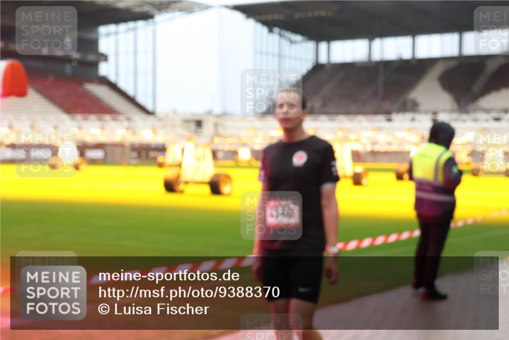 07.12.2025 - St. Pauli X-Mass-Run No. 15 Luisa Fischer http://msf.ph/oto/9388370 07.12.2025 11:52:21 Ziel 648, 650, 1916, 2025, 2027, 2121, 3445, 3583, 3648, 3650, 3659, 3790, 3794, 3795, 3853, 3865, 3875, 4602, 4610 meine-sportfotos.de