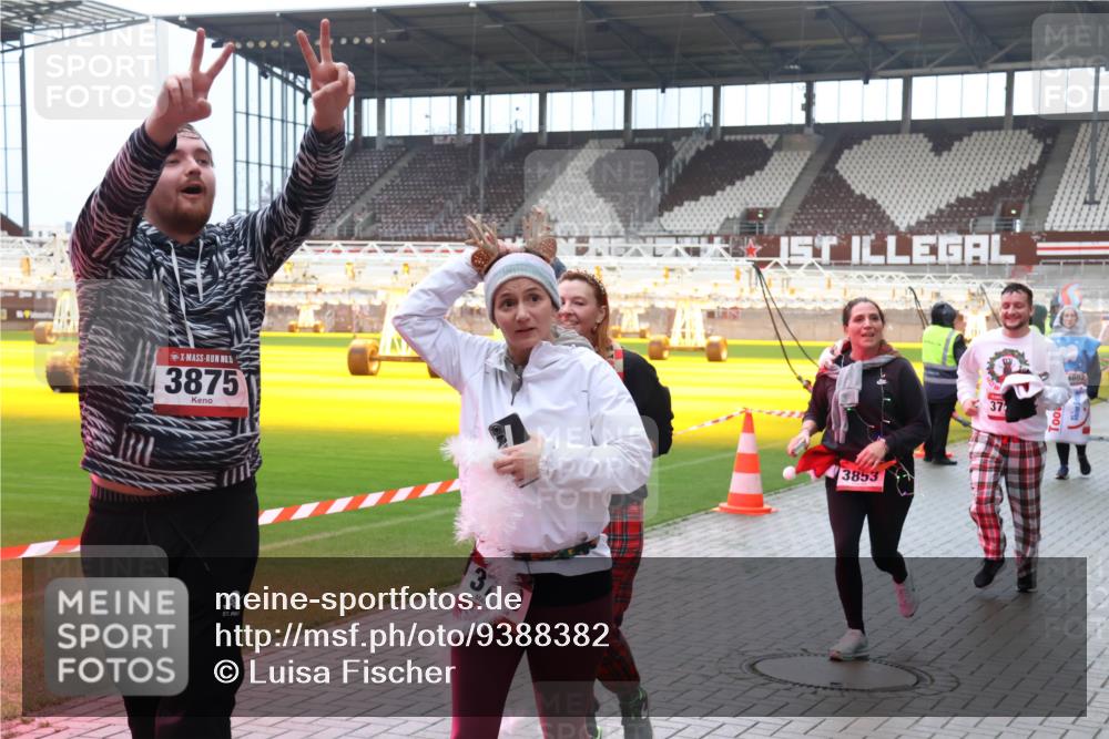 07.12.2025 - St. Pauli X-Mass-Run No. 15 Luisa Fischer http://msf.ph/oto/9388382 07.12.2025 11:52:25 Ziel 3875, 30, 3853, 37, 4602, 627, 644, 648, 650, 1916, 2025, 2027, 2121, 3276, 3280, 3445, 3583, 3648, 3650, 3659, 3790, 3794, 3795, 3853, 3865, 3875, 4602, 4610 meine-sportfotos.de