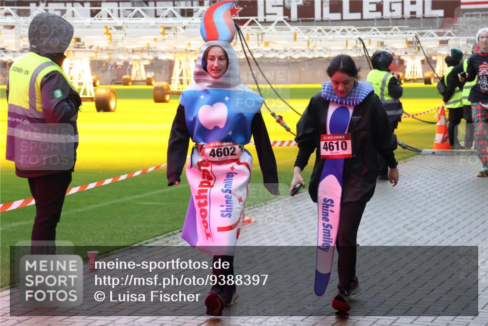 07.12.2025 - St. Pauli X-Mass-Run No. 15 Luisa Fischer http://msf.ph/oto/9388397 07.12.2025 11:52:31 Ziel 4602, 15, 4610, 620, 627, 644, 1916, 2121, 3276, 3280, 3445, 3583, 3648, 3650, 3659, 3790, 3794, 3795, 3853, 3865, 4602, 4610 meine-sportfotos.de