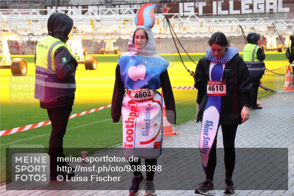 07.12.2025 - St. Pauli X-Mass-Run No. 15 Luisa Fischer http://msf.ph/oto/9388398 07.12.2025 11:52:31 Ziel 11000, 10000, 4602, 15, 4610, 620, 627, 644, 1916, 2121, 3276, 3280, 3445, 3583, 3648, 3650, 3659, 3790, 3794, 3795, 3853, 3865, 4602, 4610 meine-sportfotos.de