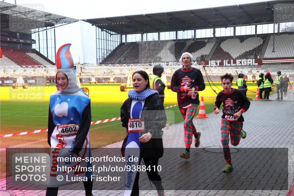 07.12.2025 - St. Pauli X-Mass-Run No. 15 Luisa Fischer http://msf.ph/oto/9388410 07.12.2025 11:52:34 Ziel 5, 4602, 15, 4610, 50, 3276, 613, 620, 627, 644, 1916, 2121, 3276, 3280, 3445, 3583, 3648, 3650, 3659, 3790, 3794, 3795, 3853, 3865 meine-sportfotos.de