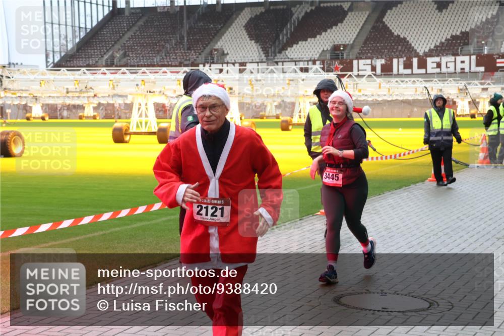 07.12.2025 - St. Pauli X-Mass-Run No. 15 Luisa Fischer http://msf.ph/oto/9388420 07.12.2025 11:52:46 Ziel 15, 2121, 3445, 613, 618, 620, 627, 644, 1916, 2121, 3276, 3280, 3445, 3583, 3648, 3650, 3659, 3865, 3886 meine-sportfotos.de