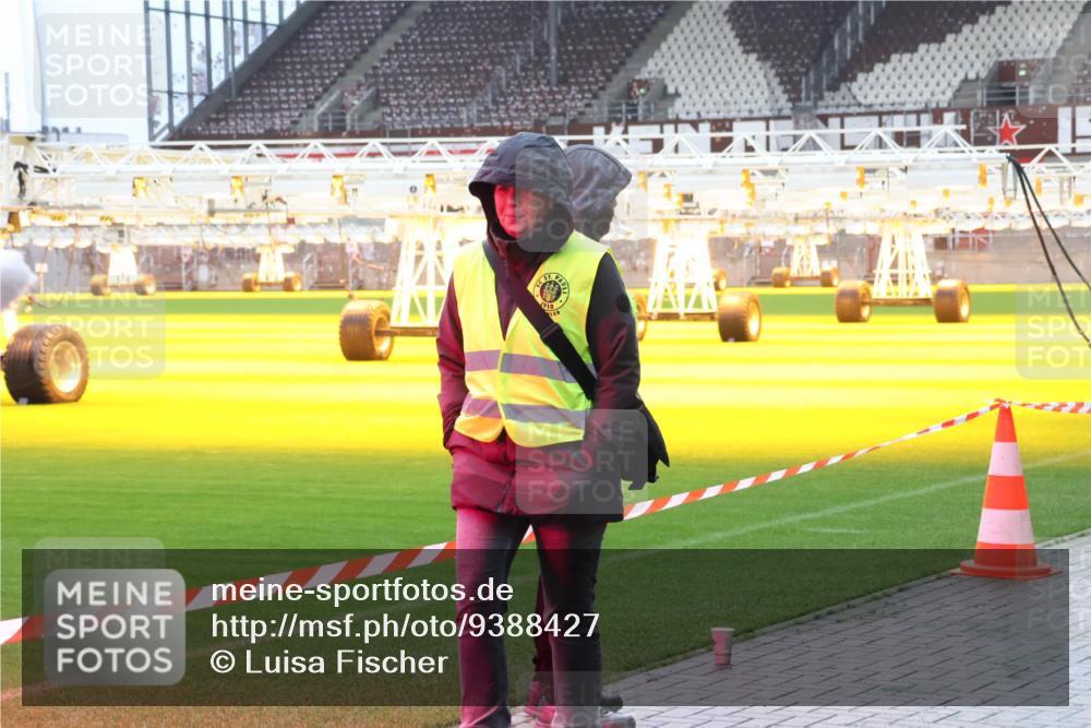 07.12.2025 - St. Pauli X-Mass-Run No. 15 Luisa Fischer http://msf.ph/oto/9388427 07.12.2025 11:52:48 Ziel 1910, 613, 618, 620, 627, 644, 1916, 2121, 3276, 3280, 3445, 3648, 3650, 3659, 3865, 3886, 4612 meine-sportfotos.de