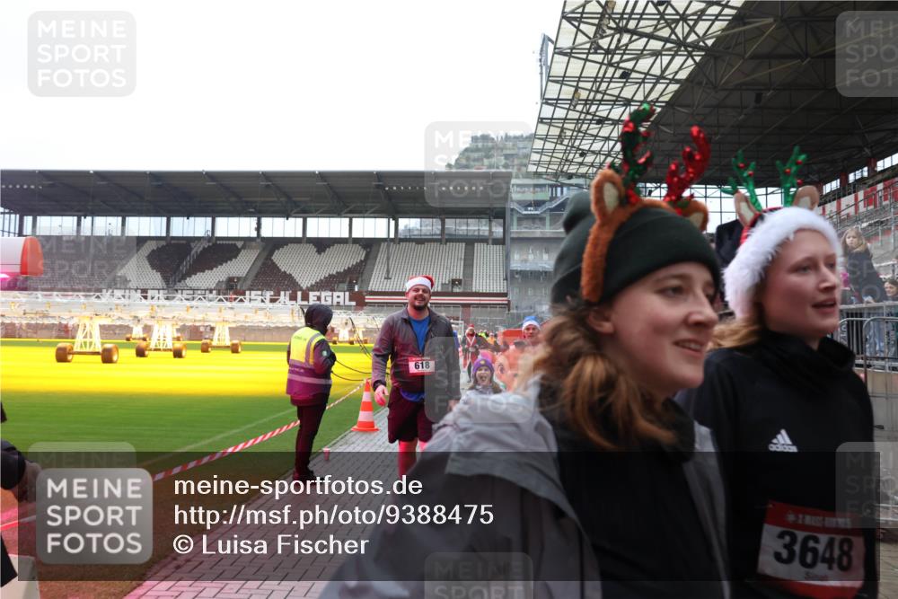 07.12.2025 - St. Pauli X-Mass-Run No. 15 Luisa Fischer http://msf.ph/oto/9388475 07.12.2025 11:53:11 Ziel 618, 3648, 613, 618, 620, 627, 644, 982, 1467, 1592, 1803, 2862, 3276, 3280, 3749, 3750, 3886, 4612 meine-sportfotos.de