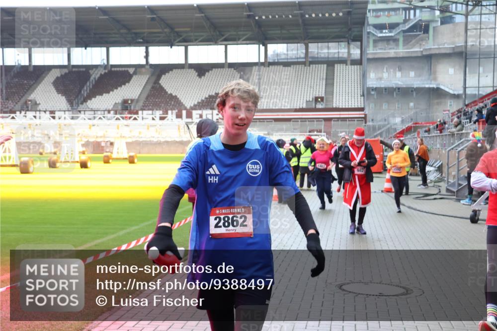 07.12.2025 - St. Pauli X-Mass-Run No. 15 Luisa Fischer http://msf.ph/oto/9388497 07.12.2025 11:53:21 Ziel 1467, 15, 2862, 982, 104, 524, 618, 982, 1238, 1239, 1289, 1290, 1467, 1592, 1803, 2685, 2735, 2862, 2966, 3006, 3355, 3356, 3749, 3750, 3886, 4612 meine-sportfotos.de