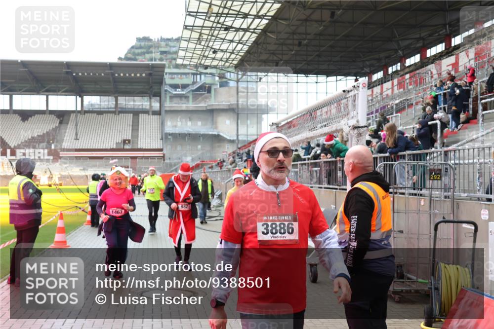 07.12.2025 - St. Pauli X-Mass-Run No. 15 Luisa Fischer http://msf.ph/oto/9388501 07.12.2025 11:53:24 Ziel 2, 1467, 982, 15, 3886, 292, 9, 104, 524, 982, 1238, 1239, 1289, 1290, 1467, 1592, 1803, 2685, 2735, 2862, 2966, 3006, 3355, 3356, 3749, 3750, 4248, 4612 meine-sportfotos.de