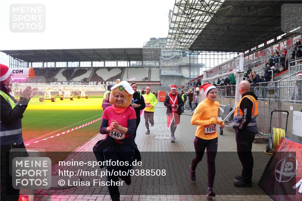 07.12.2025 - St. Pauli X-Mass-Run No. 15 Luisa Fischer http://msf.ph/oto/9388508 07.12.2025 11:53:26 Ziel 1467, 104, 982, 1592, 104, 524, 982, 1238, 1239, 1289, 1290, 1467, 1592, 1803, 2685, 2735, 2862, 2966, 3006, 3355, 3356, 3749, 3750, 4248, 4612 meine-sportfotos.de