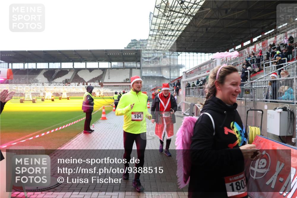 07.12.2025 - St. Pauli X-Mass-Run No. 15 Luisa Fischer http://msf.ph/oto/9388515 07.12.2025 11:53:28 Ziel 104, 982, 180, 104, 524, 982, 1238, 1239, 1289, 1290, 1467, 1592, 1803, 2685, 2735, 2862, 2966, 3006, 3355, 3356, 3749, 3750, 4248, 4612 meine-sportfotos.de