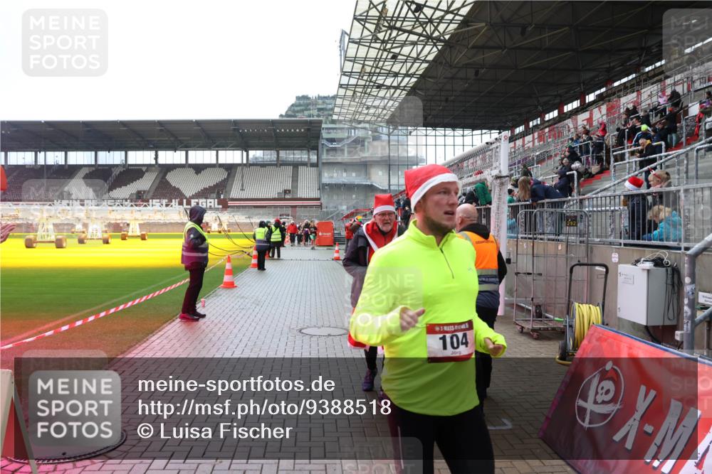 07.12.2025 - St. Pauli X-Mass-Run No. 15 Luisa Fischer http://msf.ph/oto/9388518 07.12.2025 11:53:29 Ziel 104, 104, 524, 982, 1238, 1239, 1289, 1290, 1467, 1592, 1803, 2685, 2735, 2862, 2966, 3006, 3355, 3356, 3749, 3750, 4248, 4612 meine-sportfotos.de