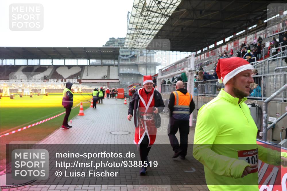 07.12.2025 - St. Pauli X-Mass-Run No. 15 Luisa Fischer http://msf.ph/oto/9388519 07.12.2025 11:53:29 Ziel 982, 104, 104, 524, 982, 1238, 1239, 1289, 1290, 1467, 1592, 1803, 2685, 2735, 2862, 2966, 3006, 3355, 3356, 3749, 3750, 4248, 4612 meine-sportfotos.de