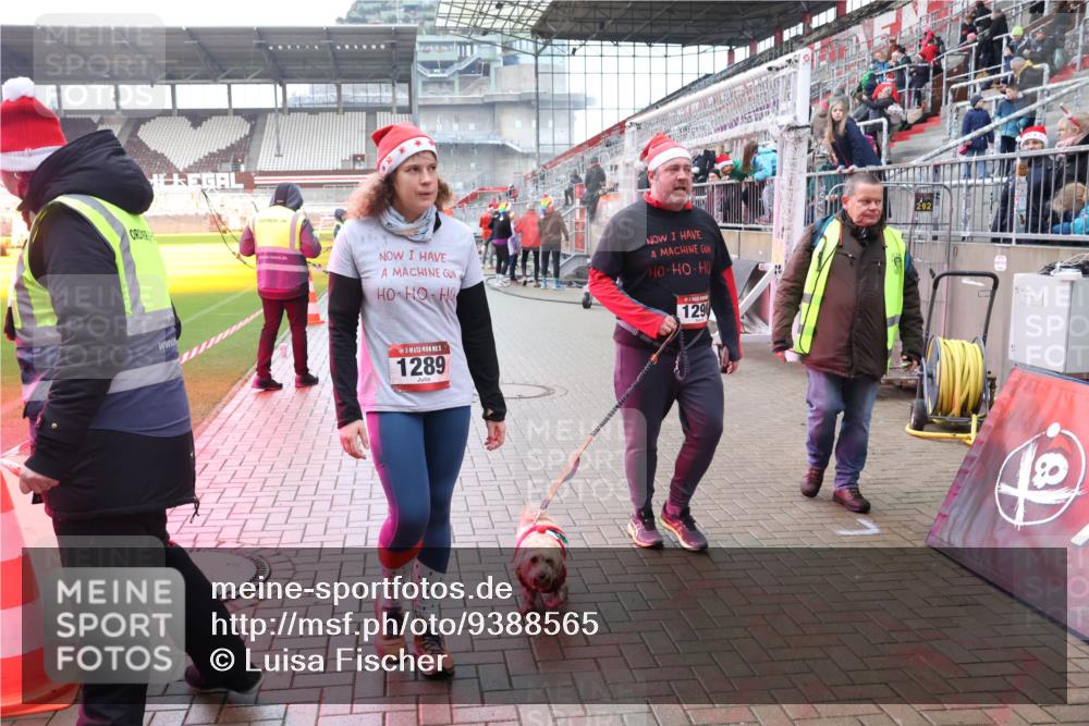 07.12.2025 - St. Pauli X-Mass-Run No. 15 Luisa Fischer http://msf.ph/oto/9388565 07.12.2025 11:54:02 Ziel 1290, 292, 1289, 283, 287, 524, 1238, 1239, 1289, 1290, 2685, 2735, 3249, 3355, 3356, 3507, 3510, 4248 meine-sportfotos.de