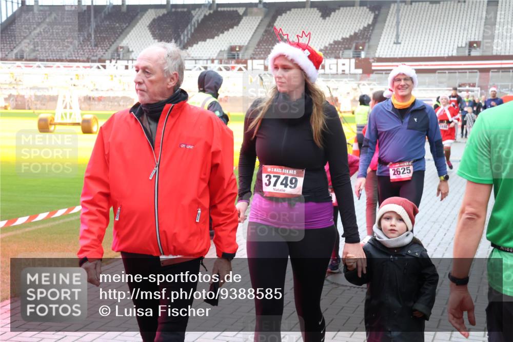 07.12.2025 - St. Pauli X-Mass-Run No. 15 Luisa Fischer http://msf.ph/oto/9388585 07.12.2025 11:54:48 Ziel 15, 3749, 2625, 283, 333, 1331, 1784, 2229, 2625, 2626, 2629, 2759, 2775, 2778, 2782, 2783, 2963, 2970, 3031, 3247, 3418, 3446, 3989 meine-sportfotos.de