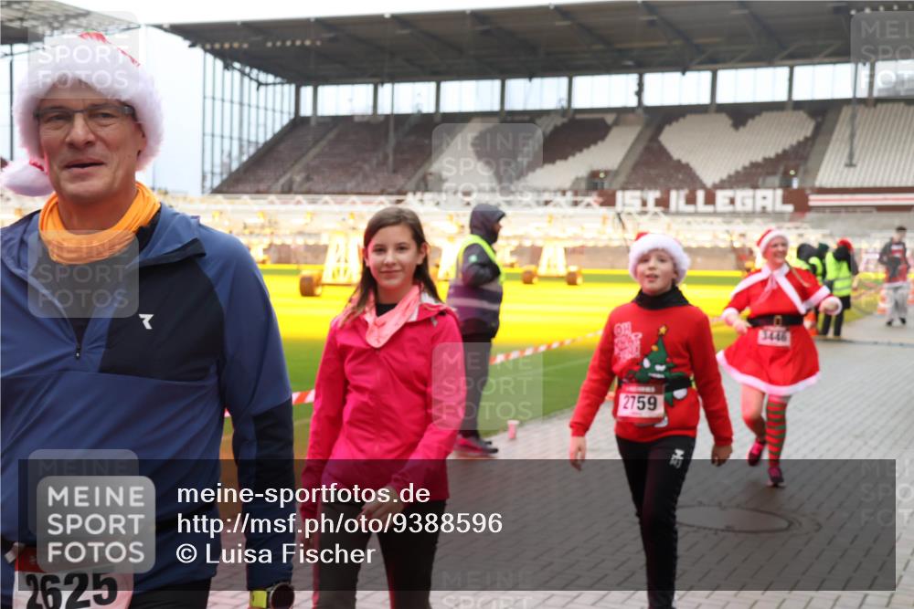 07.12.2025 - St. Pauli X-Mass-Run No. 15 Luisa Fischer http://msf.ph/oto/9388596 07.12.2025 11:54:53 Ziel 15, 2625, 7, 2759, 3446, 333, 1331, 1784, 2229, 2625, 2626, 2629, 2759, 2775, 2778, 2782, 2783, 2963, 2970, 3031, 3247, 3418, 3446, 3989 meine-sportfotos.de