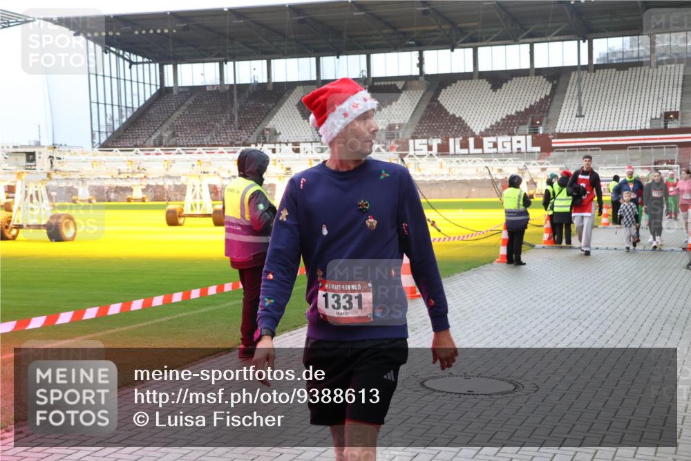 07.12.2025 - St. Pauli X-Mass-Run No. 15 Luisa Fischer http://msf.ph/oto/9388613 07.12.2025 11:55:00 Ziel 15, 1331, 175, 347, 333, 1331, 1784, 2775, 2778, 2782, 2783, 2963, 2970, 3031, 3247, 3446, 3989 meine-sportfotos.de