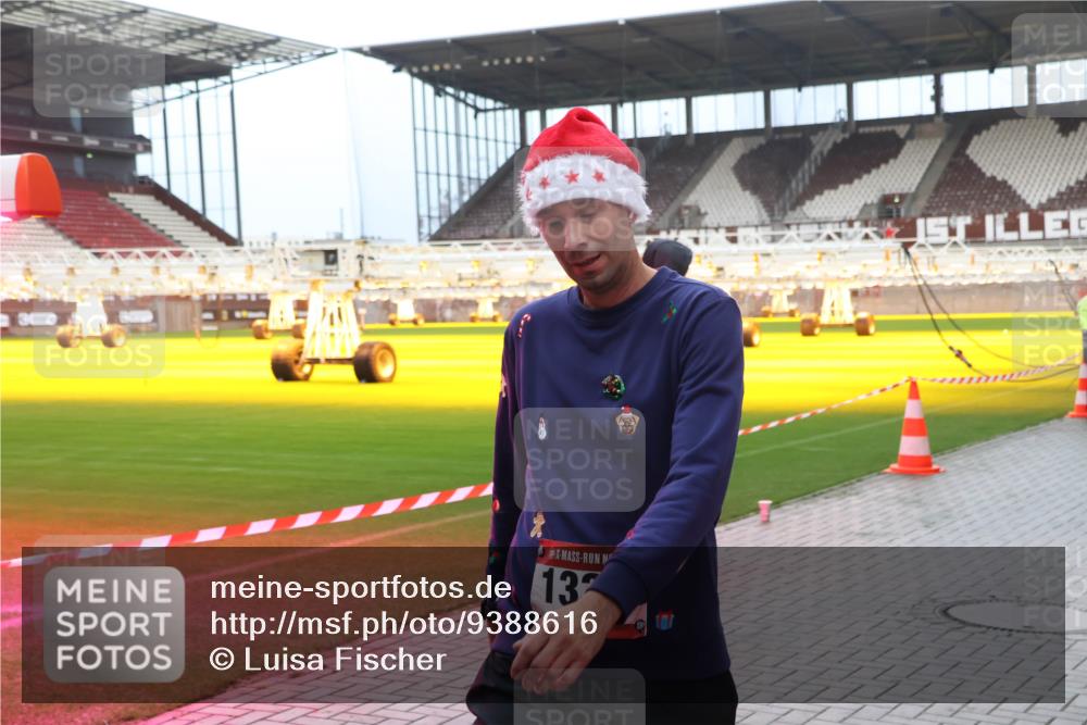 07.12.2025 - St. Pauli X-Mass-Run No. 15 Luisa Fischer http://msf.ph/oto/9388616 07.12.2025 11:55:01 Ziel 13, 1, 333, 1331, 1784, 2775, 2778, 2782, 2783, 2963, 2970, 3031, 3247, 3446, 3989 meine-sportfotos.de