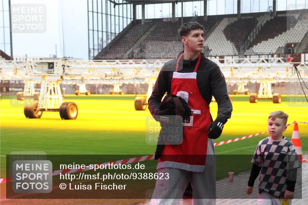 07.12.2025 - St. Pauli X-Mass-Run No. 15 Luisa Fischer http://msf.ph/oto/9388623 07.12.2025 11:55:15 Ziel 29, 333, 1331, 1657, 1784, 2775, 2778, 2782, 2783, 3446 meine-sportfotos.de
