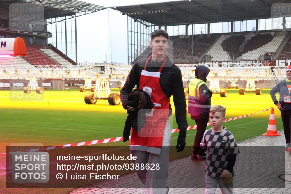 07.12.2025 - St. Pauli X-Mass-Run No. 15 Luisa Fischer http://msf.ph/oto/9388628 07.12.2025 11:55:16 Ziel 15, 324, 333, 1331, 1657, 1784, 2775, 2778, 2782, 2783, 3446 meine-sportfotos.de