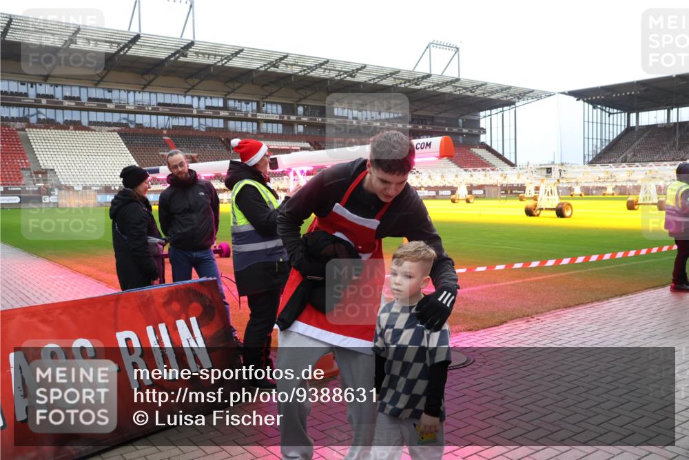 07.12.2025 - St. Pauli X-Mass-Run No. 15 Luisa Fischer http://msf.ph/oto/9388631 07.12.2025 11:55:18 Ziel 2349, 333, 1331, 1657, 1784, 2775, 2778, 2782, 2783, 3446 meine-sportfotos.de