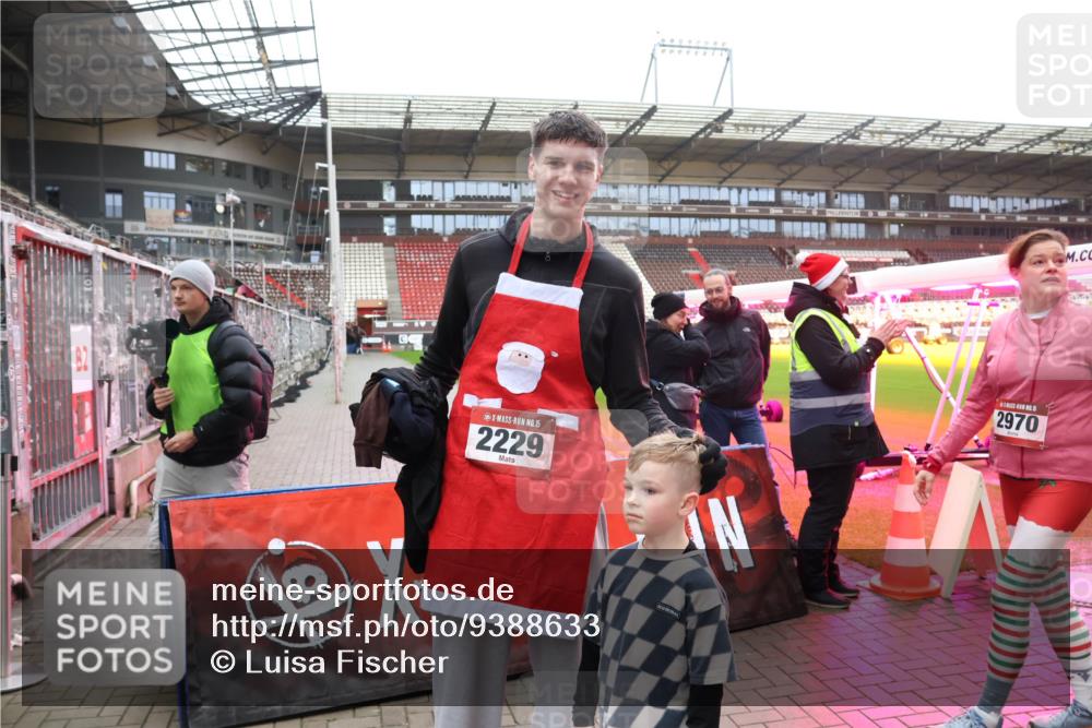 07.12.2025 - St. Pauli X-Mass-Run No. 15 Luisa Fischer http://msf.ph/oto/9388633 07.12.2025 11:55:22 Ziel 2, 15, 2229, 15, 2970, 333, 1331, 1657, 1784, 2775, 2778, 2782, 2783, 3991 meine-sportfotos.de