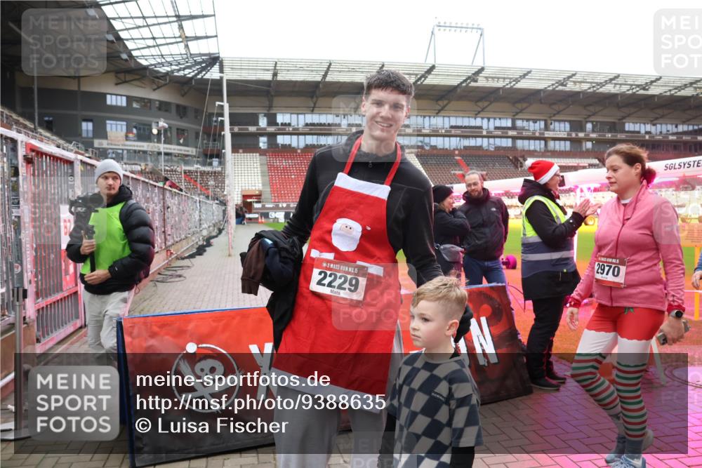 07.12.2025 - St. Pauli X-Mass-Run No. 15 Luisa Fischer http://msf.ph/oto/9388635 07.12.2025 11:55:23 Ziel 15, 2229, 2970, 333, 1331, 1657, 1784, 2671, 2775, 2778, 2782, 2783, 3991 meine-sportfotos.de