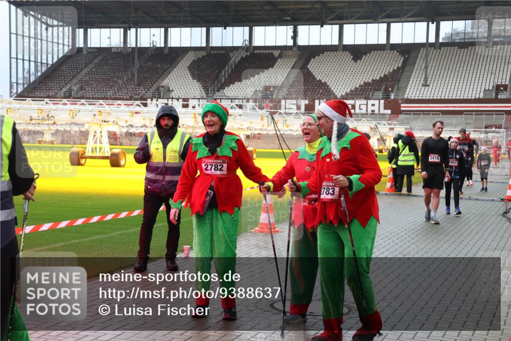 07.12.2025 - St. Pauli X-Mass-Run No. 15 Luisa Fischer http://msf.ph/oto/9388637 07.12.2025 11:55:29 Ziel 5, 2782, 783, 3418, 1657, 333, 1331, 1448, 1657, 1720, 1784, 2671, 2783, 3991 meine-sportfotos.de