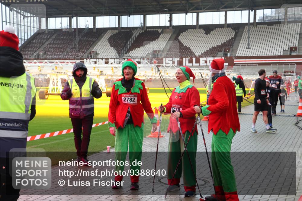 07.12.2025 - St. Pauli X-Mass-Run No. 15 Luisa Fischer http://msf.ph/oto/9388640 07.12.2025 11:55:30 Ziel 6709, 15, 2782, 2778, 341, 333, 1331, 1448, 1657, 1720, 1784, 2671, 3991 meine-sportfotos.de