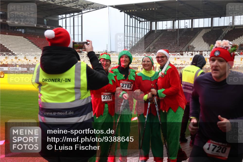07.12.2025 - St. Pauli X-Mass-Run No. 15 Luisa Fischer http://msf.ph/oto/9388645 07.12.2025 11:55:36 Ziel 2775, 2782, 1720, 1448, 1657, 1720, 1835, 2671, 3611, 3991 meine-sportfotos.de