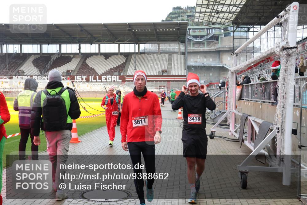 07.12.2025 - St. Pauli X-Mass-Run No. 15 Luisa Fischer http://msf.ph/oto/9388662 07.12.2025 11:55:49 Ziel 1, 2671, 15, 3611, 3418, 299, 1131, 1132, 1448, 1535, 1657, 1720, 1835, 2671, 3611, 3991, 4013, 4785 meine-sportfotos.de