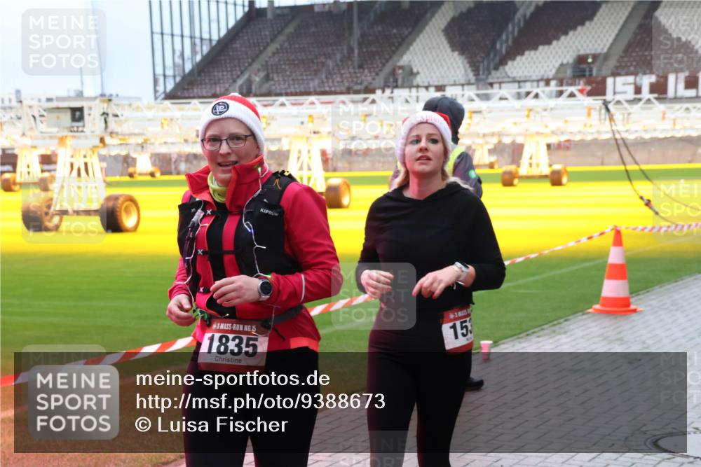 07.12.2025 - St. Pauli X-Mass-Run No. 15 Luisa Fischer http://msf.ph/oto/9388673 07.12.2025 11:56:08 Ziel 5, 1835, 15, 294, 299, 1042, 1131, 1132, 1448, 1535, 1720, 1835, 2077, 2094, 2671, 3611, 3802, 3991, 4013, 4785 meine-sportfotos.de
