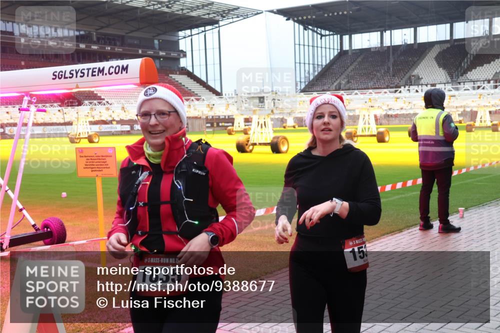 07.12.2025 - St. Pauli X-Mass-Run No. 15 Luisa Fischer http://msf.ph/oto/9388677 07.12.2025 11:56:09 Ziel 15, 1835, 15, 294, 299, 1042, 1131, 1132, 1448, 1535, 1720, 1835, 2077, 2094, 2671, 3611, 3802, 3991, 4013, 4785 meine-sportfotos.de