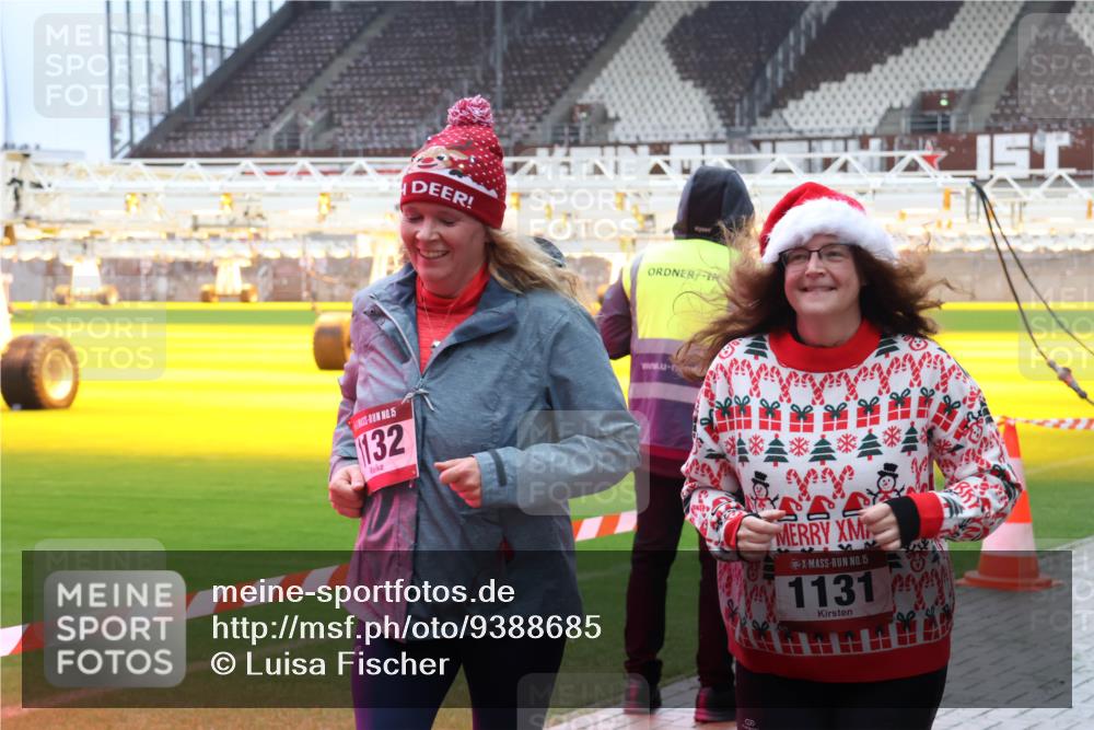 07.12.2025 - St. Pauli X-Mass-Run No. 15 Luisa Fischer http://msf.ph/oto/9388685 07.12.2025 11:56:18 Ziel 15, 132, 15, 1131, 294, 299, 1030, 1042, 1131, 1132, 1144, 1535, 1835, 2077, 2094, 2455, 3499, 3502, 3611, 3802, 4013, 4785 meine-sportfotos.de