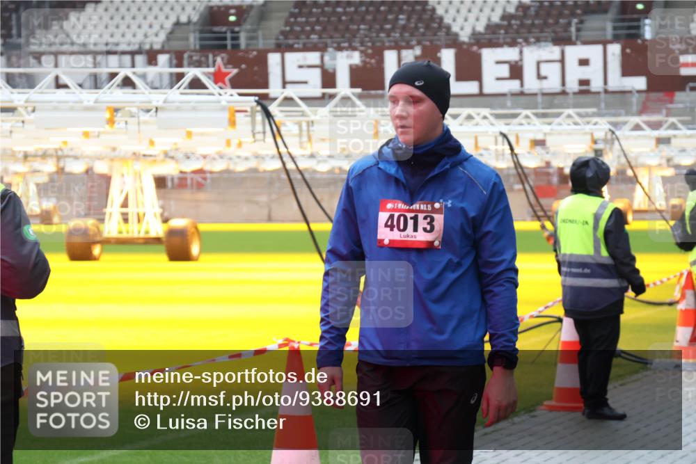07.12.2025 - St. Pauli X-Mass-Run No. 15 Luisa Fischer http://msf.ph/oto/9388691 07.12.2025 11:56:21 Ziel 15, 4013, 294, 299, 1030, 1042, 1131, 1132, 1144, 1535, 1835, 2077, 2094, 2455, 3499, 3502, 3611, 3802, 4013, 4785 meine-sportfotos.de