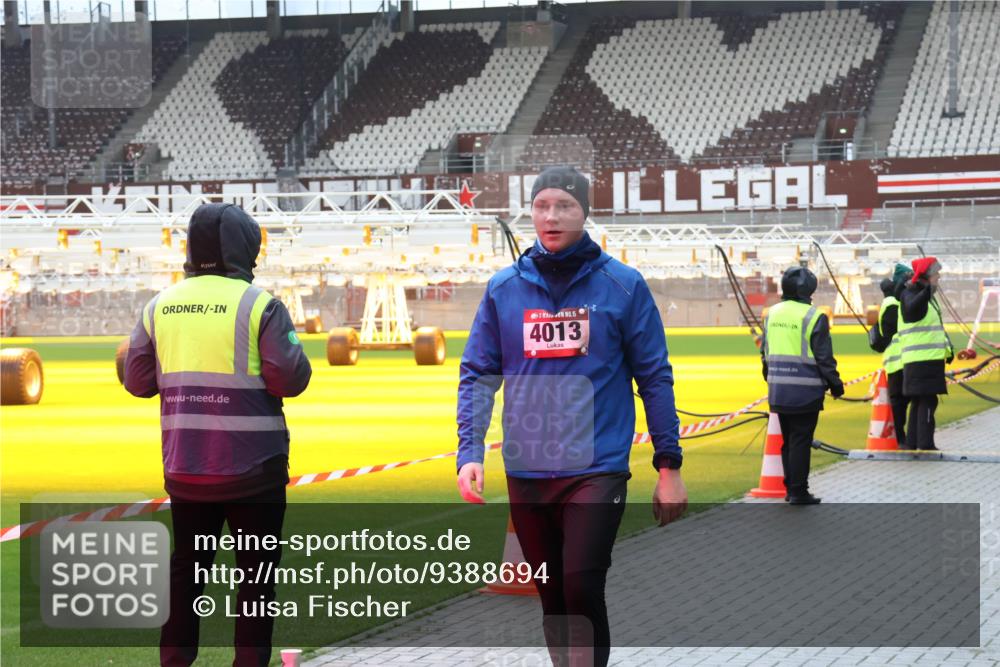 07.12.2025 - St. Pauli X-Mass-Run No. 15 Luisa Fischer http://msf.ph/oto/9388694 07.12.2025 11:56:22 Ziel 15, 4013, 294, 299, 1030, 1042, 1131, 1132, 1144, 1535, 2077, 2094, 2455, 3499, 3502, 3611, 3802, 4013, 4785 meine-sportfotos.de