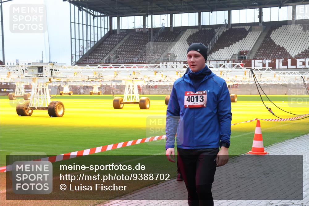 07.12.2025 - St. Pauli X-Mass-Run No. 15 Luisa Fischer http://msf.ph/oto/9388702 07.12.2025 11:56:24 Ziel 15, 4013, 294, 299, 1030, 1042, 1131, 1132, 1144, 1535, 2077, 2094, 2455, 3499, 3502, 3802, 4013, 4785 meine-sportfotos.de
