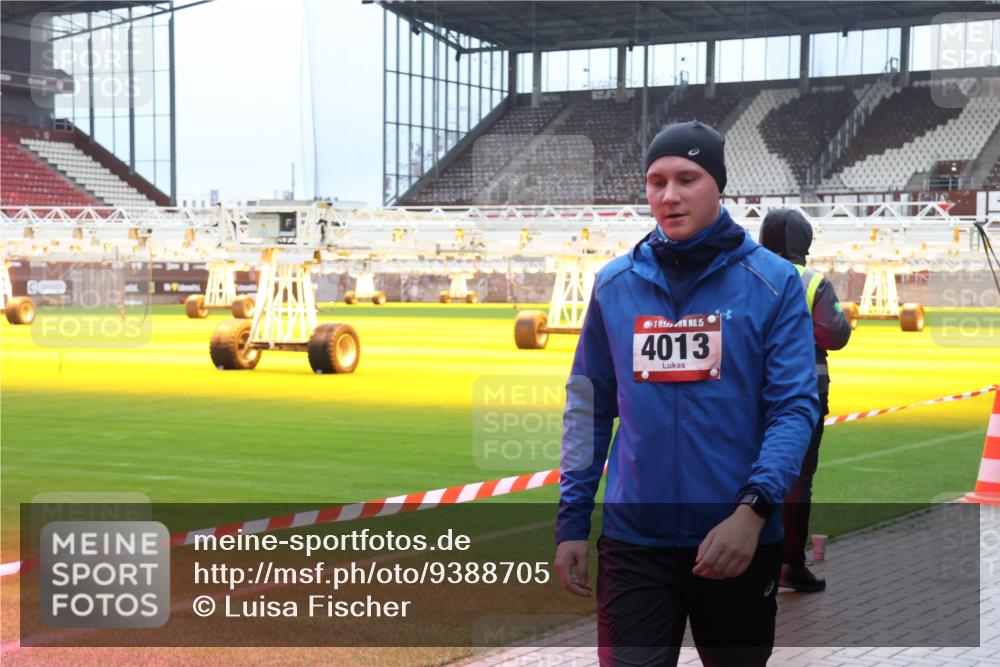 07.12.2025 - St. Pauli X-Mass-Run No. 15 Luisa Fischer http://msf.ph/oto/9388705 07.12.2025 11:56:25 Ziel 15, 4013, 294, 299, 1030, 1042, 1131, 1132, 1144, 1535, 2077, 2094, 2455, 3499, 3502, 3802, 4013, 4785 meine-sportfotos.de