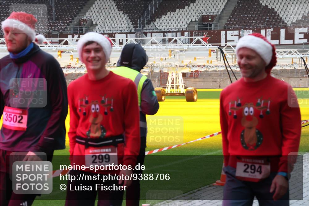 07.12.2025 - St. Pauli X-Mass-Run No. 15 Luisa Fischer http://msf.ph/oto/9388706 07.12.2025 11:56:34 Ziel 3502, 0, 299, 294, 294, 299, 1030, 1042, 1088, 1144, 2077, 2094, 2455, 3496, 3498, 3499, 3502, 3511, 3802, 3900 meine-sportfotos.de