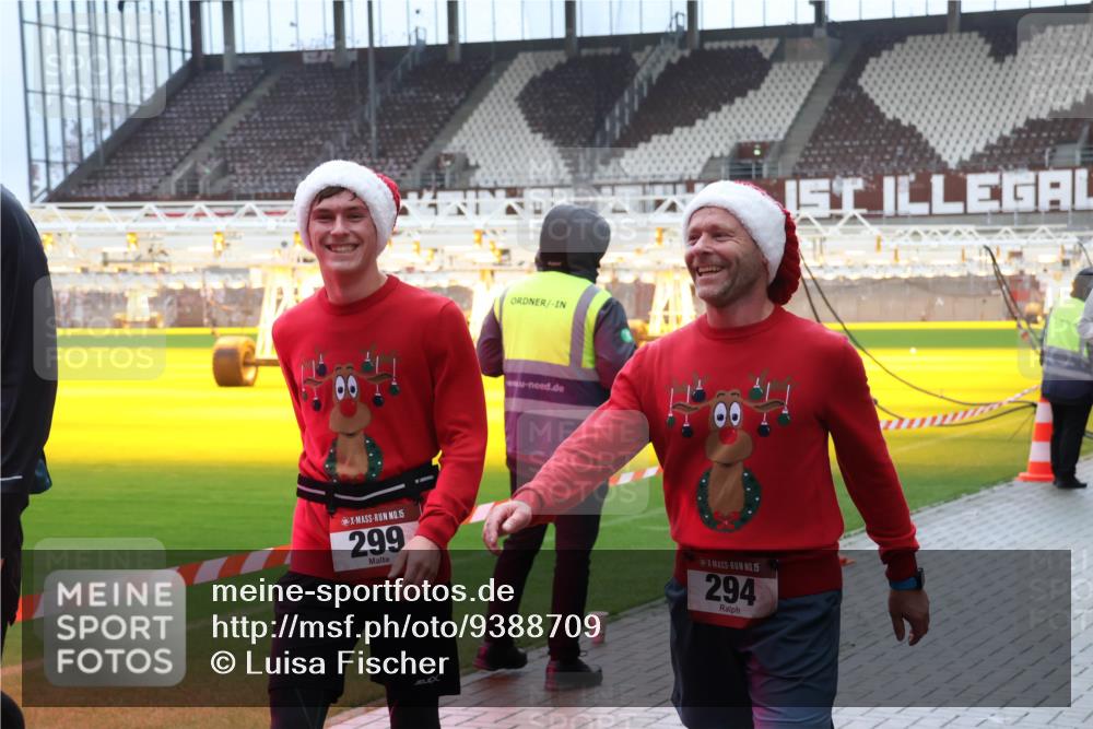 07.12.2025 - St. Pauli X-Mass-Run No. 15 Luisa Fischer http://msf.ph/oto/9388709 07.12.2025 11:56:35 Ziel 15, 299, 15, 294, 294, 299, 1030, 1042, 1088, 1144, 2077, 2094, 2455, 3496, 3498, 3499, 3502, 3511, 3802, 3900 meine-sportfotos.de