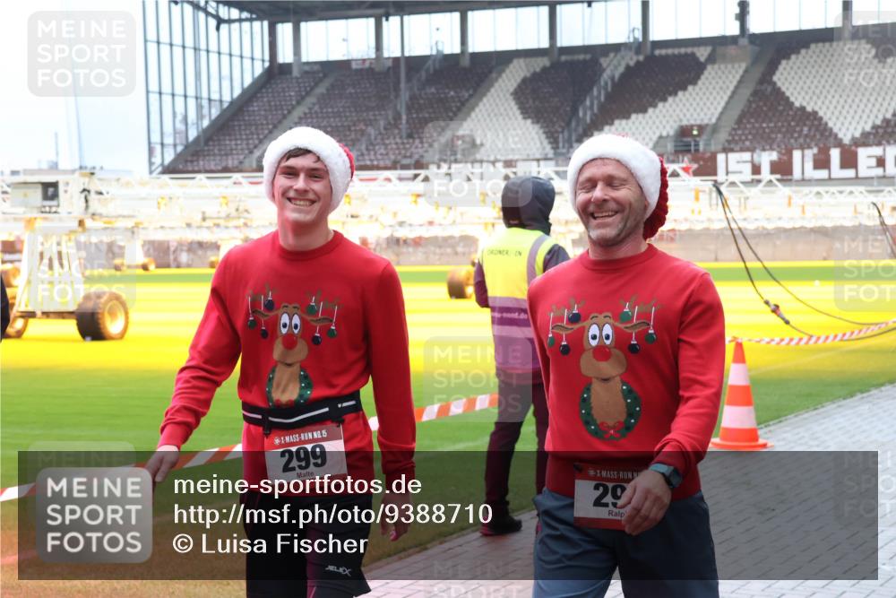 07.12.2025 - St. Pauli X-Mass-Run No. 15 Luisa Fischer http://msf.ph/oto/9388710 07.12.2025 11:56:35 Ziel 15, 299, 29, 294, 299, 1030, 1042, 1088, 1144, 2077, 2094, 2455, 3496, 3498, 3499, 3502, 3511, 3802, 3900 meine-sportfotos.de