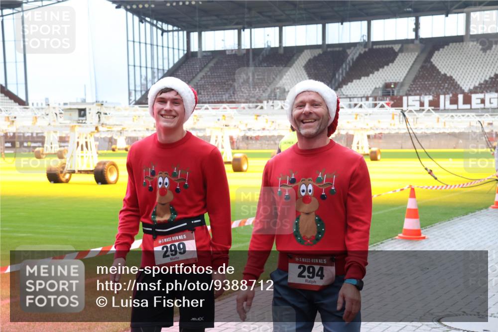 07.12.2025 - St. Pauli X-Mass-Run No. 15 Luisa Fischer http://msf.ph/oto/9388712 07.12.2025 11:56:36 Ziel 15, 299, 15, 294, 294, 1030, 1042, 1088, 1144, 2077, 2094, 2455, 3496, 3498, 3499, 3502, 3511, 3802, 3900 meine-sportfotos.de