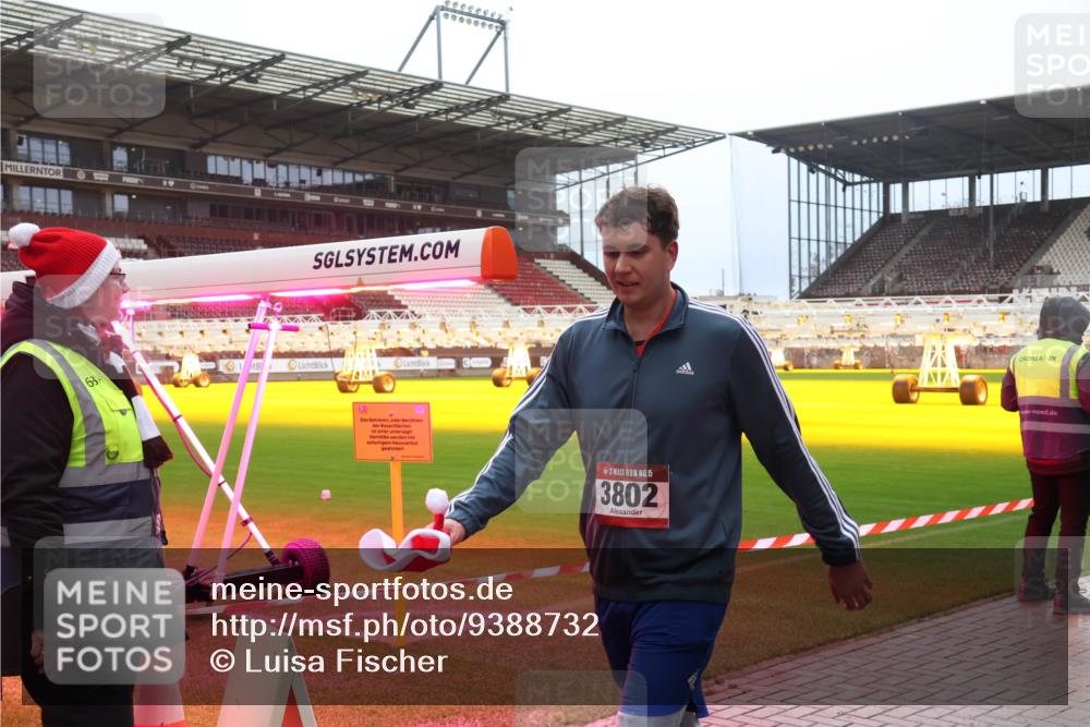 07.12.2025 - St. Pauli X-Mass-Run No. 15 Luisa Fischer http://msf.ph/oto/9388732 07.12.2025 11:56:44 Ziel 63, 15, 3802, 294, 1030, 1042, 1088, 1144, 2077, 2094, 2455, 3007, 3433, 3496, 3498, 3499, 3502, 3511, 3802, 3900 meine-sportfotos.de