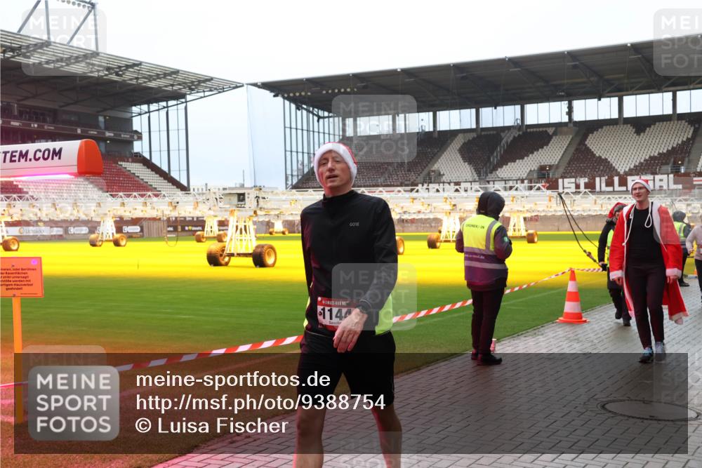 07.12.2025 - St. Pauli X-Mass-Run No. 15 Luisa Fischer http://msf.ph/oto/9388754 07.12.2025 11:57:03 Ziel 0, 1144, 1030, 1088, 1144, 2596, 2598, 2599, 2824, 2825, 2826, 2929, 2932, 3007, 3433, 3459, 3496, 3498, 3499, 3511, 3842, 3843, 3844, 3900, 4172, 4174 meine-sportfotos.de