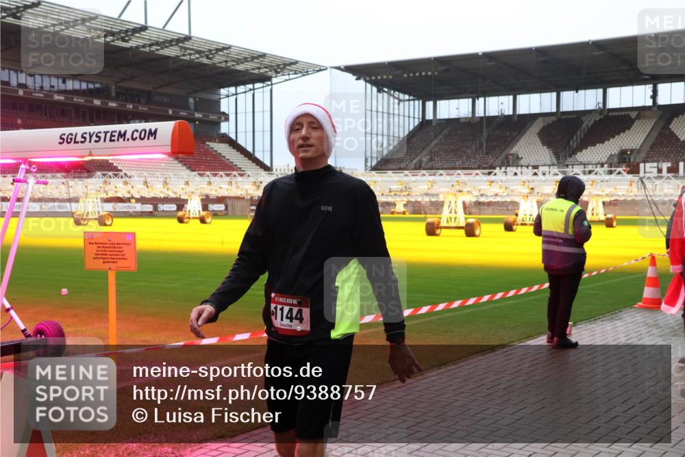 07.12.2025 - St. Pauli X-Mass-Run No. 15 Luisa Fischer http://msf.ph/oto/9388757 07.12.2025 11:57:03 Ziel 1144, 1030, 1088, 1144, 2596, 2598, 2599, 2824, 2825, 2826, 2929, 2932, 3007, 3433, 3459, 3496, 3498, 3499, 3511, 3842, 3843, 3844, 3900, 4172, 4174 meine-sportfotos.de