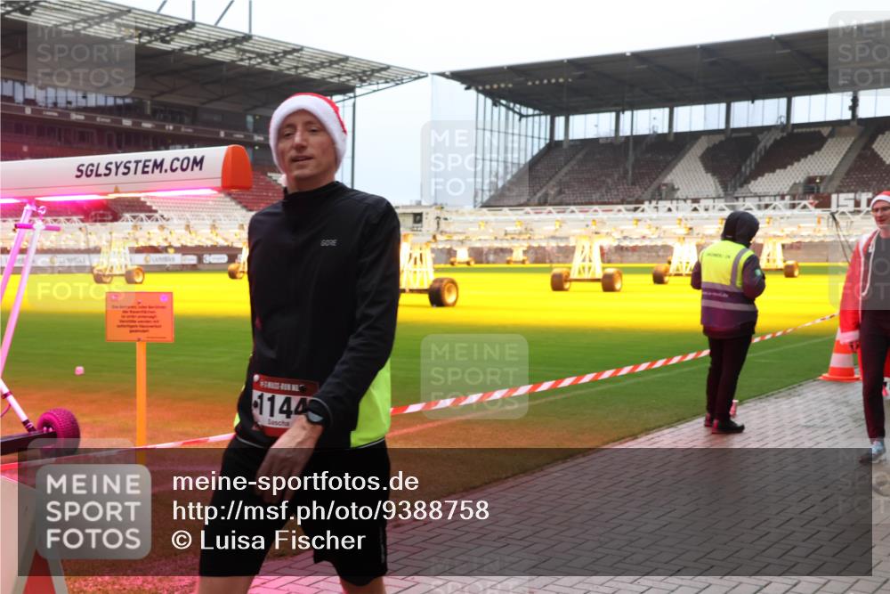 07.12.2025 - St. Pauli X-Mass-Run No. 15 Luisa Fischer http://msf.ph/oto/9388758 07.12.2025 11:57:04 Ziel 11440, 1030, 1088, 1144, 2596, 2598, 2599, 2824, 2825, 2826, 2929, 2932, 3007, 3383, 3433, 3459, 3496, 3498, 3499, 3511, 3842, 3843, 3844, 3900, 4172, 4174 meine-sportfotos.de